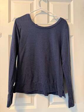 Old Navy Active Long Sleeve Crisscross Back Sweatshirt